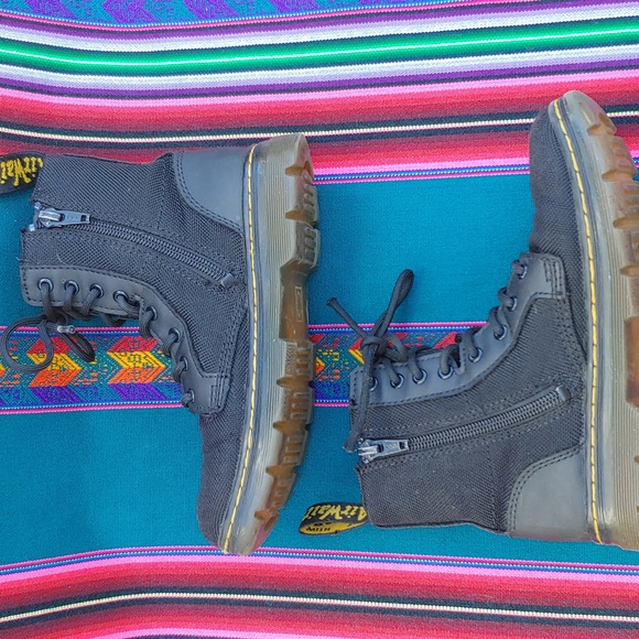 Dr. Martens Junior Combs Black Lightweight Casual Boots with Side Zipper Size 1 - Picture 9 of 17